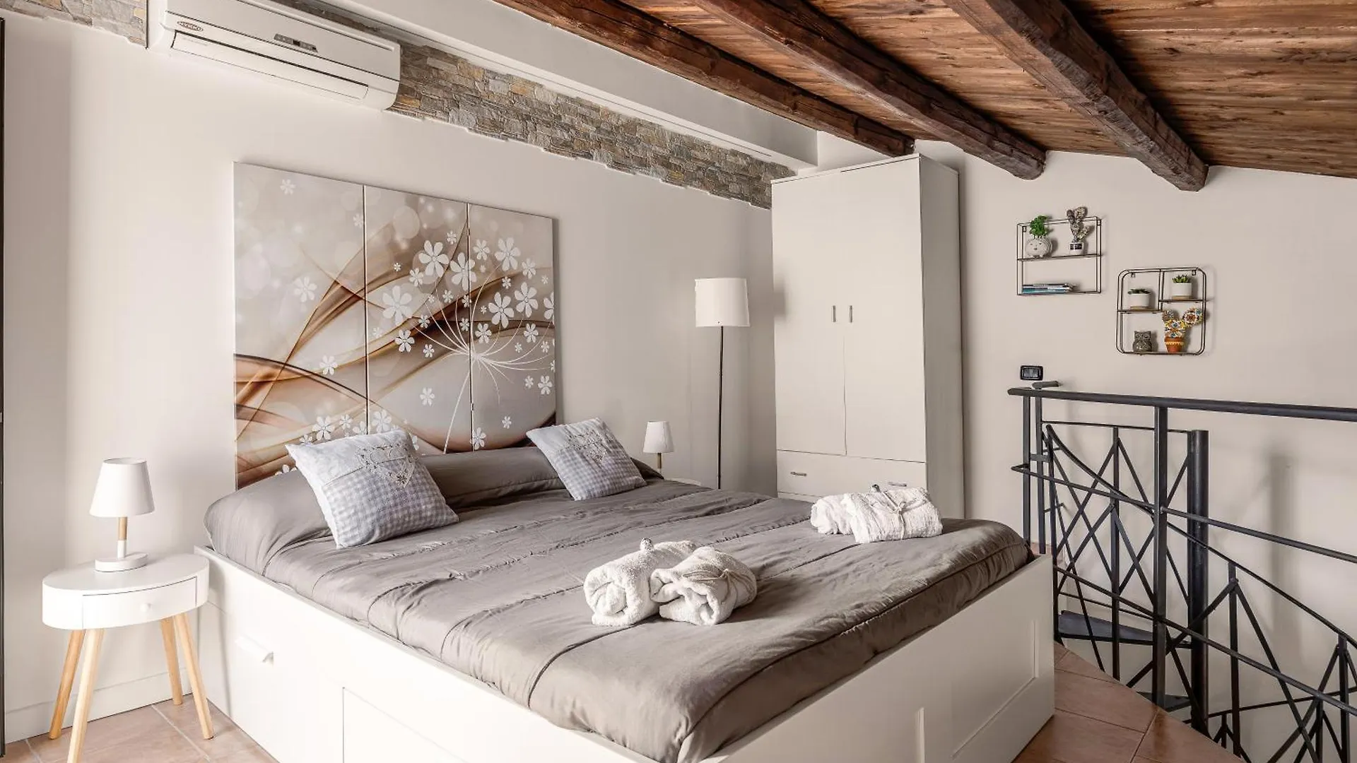 Sofia'S Apt Loft Incantevole Con Terrazza Privata Palermo 0*,  Italy